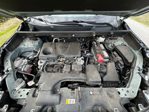 Used 2023 Toyota RAV4 XLE AWD/4WD image 11