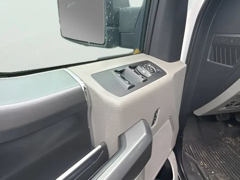Used 2015 Ford F150 XLT w/ Equipment Group 301A Mid RWD image 10
