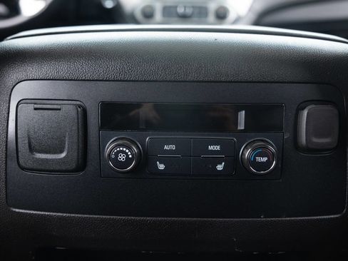 Used 2018 GMC Yukon SLT w/ Premium Edition image 34