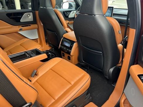 Used 2023 Lincoln Aviator Black Label w/ Dynamic Handling Package image 19