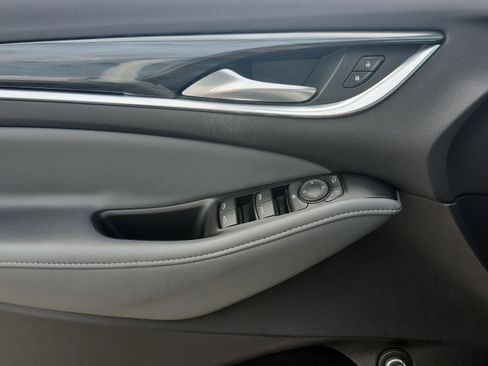 Used 2020 Buick Enclave Essence w/ Sound and Sites Package image 39