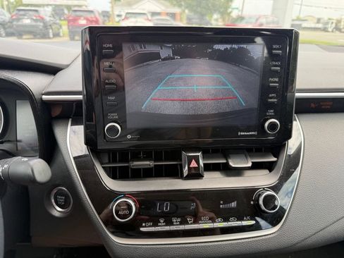 Used 2022 Toyota Corolla LE w/ LE Convenience Package FWD image 15