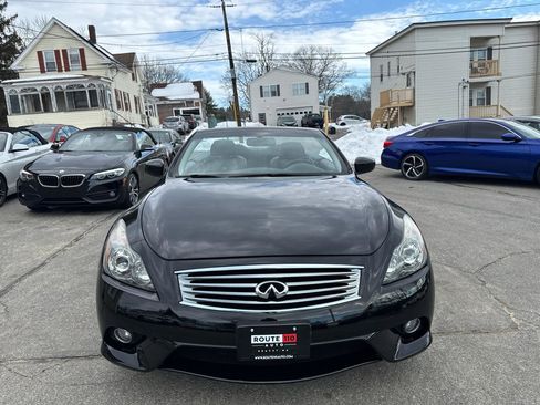 Used 2014 INFINITI Q60 Convertible w/ Premium Package image 3
