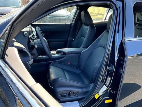 New 2026 Lexus UX 300h AWD image 9