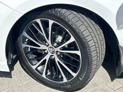 Used 2019 Toyota Camry image 26