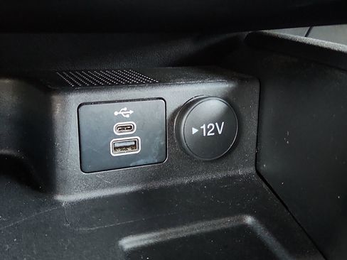 Used 2025 Ford Escape ST-Line FWD image 18
