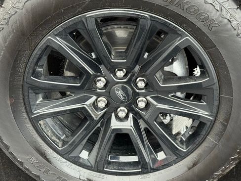 Used 2024 Ford F150 Platinum image 10