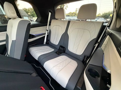 Used 2024 BMW ALPINA XB7 AWD/4WD image 27