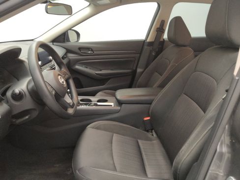 Used 2025 Nissan Altima 2.5 S FWD image 17