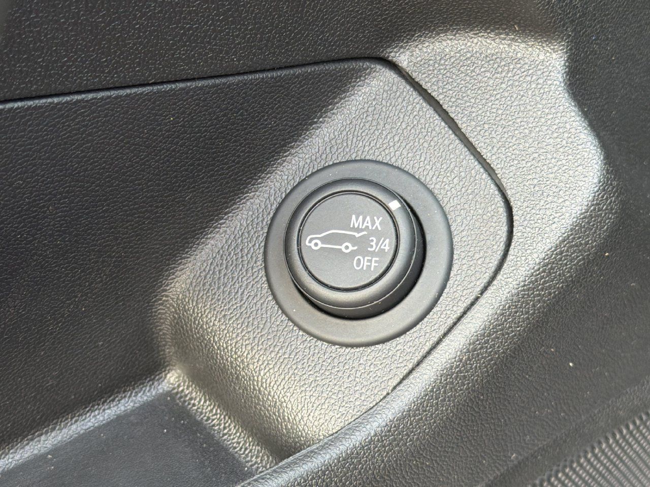 Used 2023 GMC Terrain SLT w/ Infotainment Package II FWD image 17