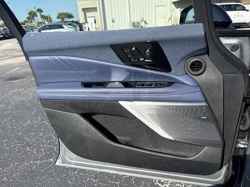 New 2026 Cadillac Optiq Luxury 2 image 18