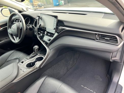Used 2022 Toyota Camry XLE image 16