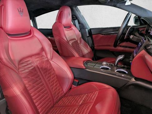 Used 2021 Maserati Quattroporte S GranSport image 22