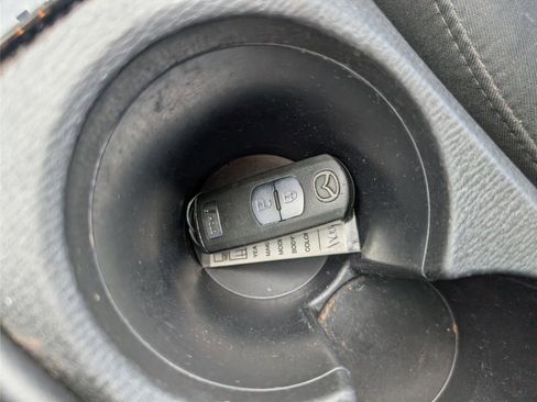 Used 2016 MAZDA MAZDA3 i Sport w/ Preferred Equipment Package image 19