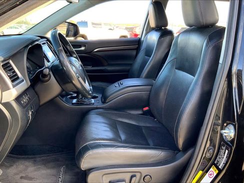 Used 2014 Toyota Highlander Limited Platinum image 7
