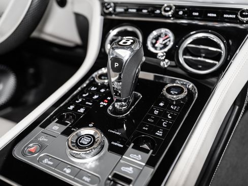 Certified 2020 Bentley Continental GT V8 AWD/4WD image 37