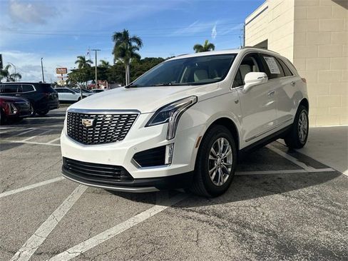 Used 2020 Cadillac XT5 Premium Luxury image 2