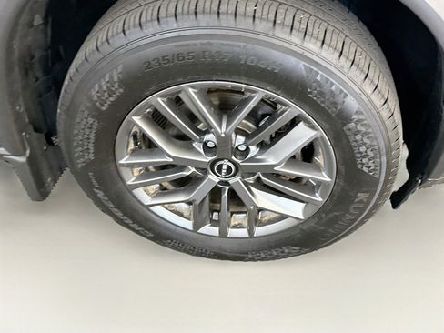 Used 2023 Nissan Rogue S AWD/4WD image 11