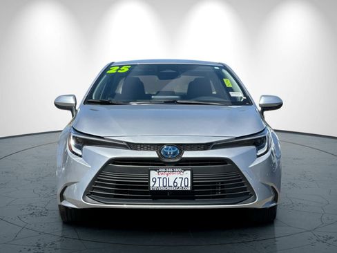 Used 2025 Toyota Corolla LE w/ Convenience Package FWD image 9