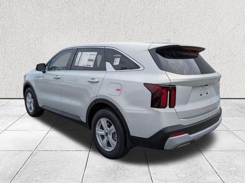 New 2026 Kia Sorento LX FWD image 5