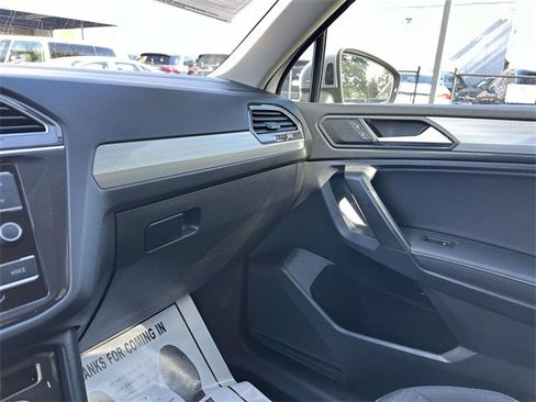 Used 2022 Volkswagen Tiguan S image 28