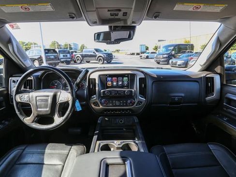 Used 2019 GMC Sierra 2500 Denali w/ Duramax Plus Package AWD/4WD image 12