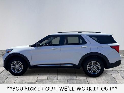 Used 2023 Ford Explorer XLT w/ Equipment Group 202A AWD/4WD image 4