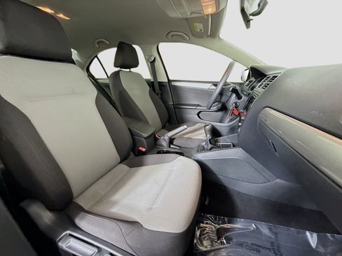 Used 2017 Volkswagen Jetta S image 27
