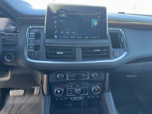 Used 2024 Chevrolet Suburban High Country image 10