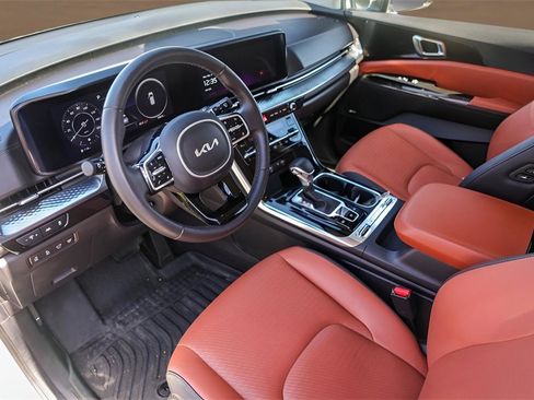 Used 2023 Kia Carnival SX Prestige image 10
