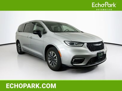 Used 2024 Chrysler Pacifica Limited