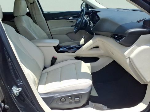 Used 2021 Buick Envision Essence FWD image 12