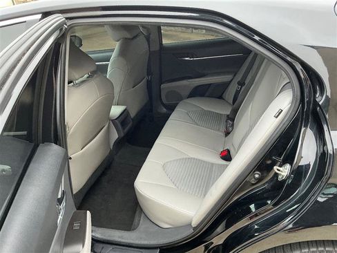 Used 2021 Toyota Camry SE FWD image 29