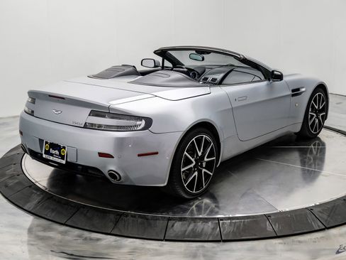 Used 2009 Aston Martin V8 Vantage Convertible image 21