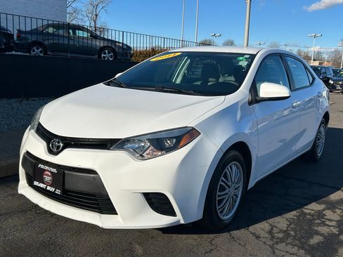 Used 2014 Toyota Corolla LE image 1