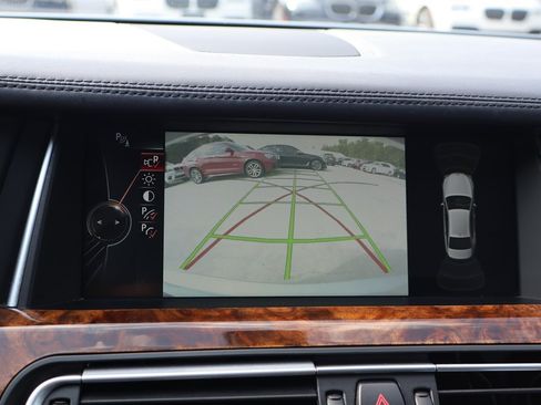 Used 2014 BMW 750Li xDrive AWD/4WD image 24