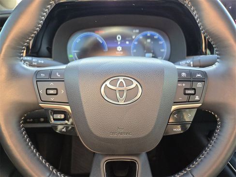 Used 2024 Toyota Crown Limited image 21