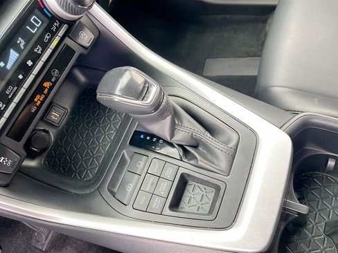 Used 2023 Toyota RAV4 XLE Premium image 17