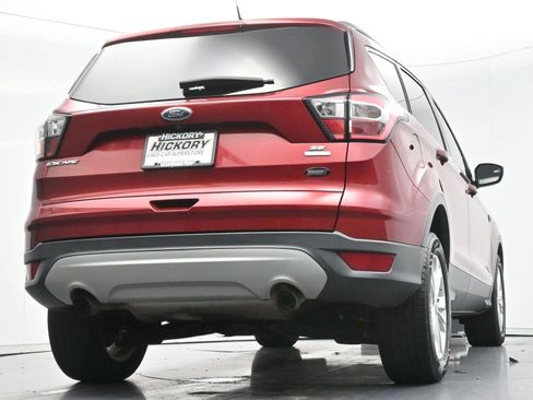 Used 2018 Ford Escape SE w/ SE Sync 3 Package FWD image 44