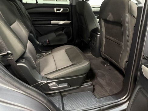 Used 2022 Ford Explorer XLT image 65
