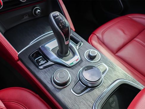 Used 2020 Alfa Romeo Stelvio Sport w/ Quick Order Package 22J Sport image 18