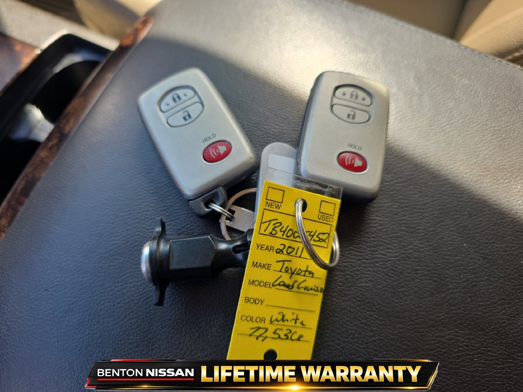 Used 2011 Toyota Land Cruiser w/ Upgrade Pkg AWD/4WD image 15