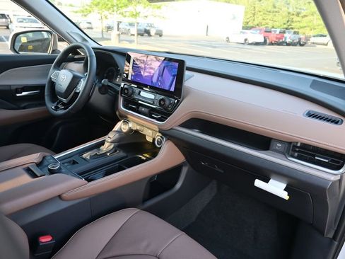 New 2026 Toyota Grand Highlander AWD image 16