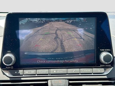 Used 2024 Nissan Altima 2.5 SR FWD image 14