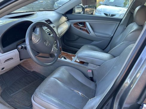 Used 2011 Toyota Camry XLE w/ XLE Extra-Value Pkg #2 FWD image 8