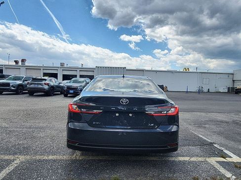 Used 2025 Toyota Camry LE image 4