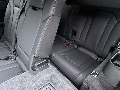 Used 2025 Audi Q7 3.0T Premium w/ Convenience Package image 14