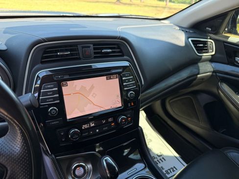 Used 2021 Nissan Maxima Platinum FWD image 16