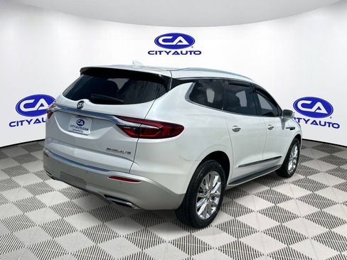 Used 2018 Buick Enclave Premium w/ Experience Buick Package FWD image 3