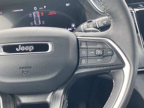 Certified 2025 Jeep Grand Cherokee Altitude image 42